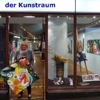 Karen im Kunstraum1